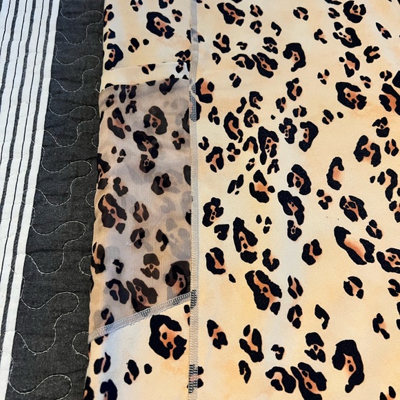 GUC Fabletics Leggings - Picture 3 of 6